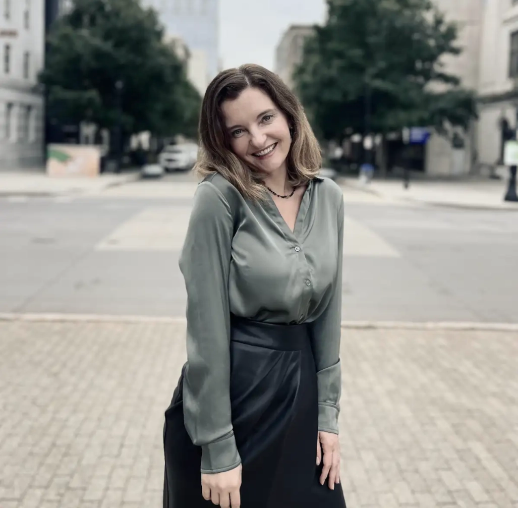Yoana Nin - Life Coach and Real Estate Professional